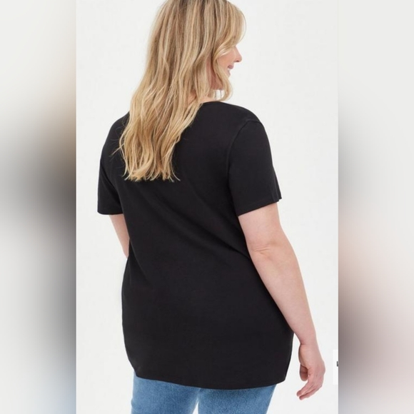 TORRID DISNEY Mickey Mouse & Friends Black Classic Fit Tee! NWT! - Picture 3 of 9